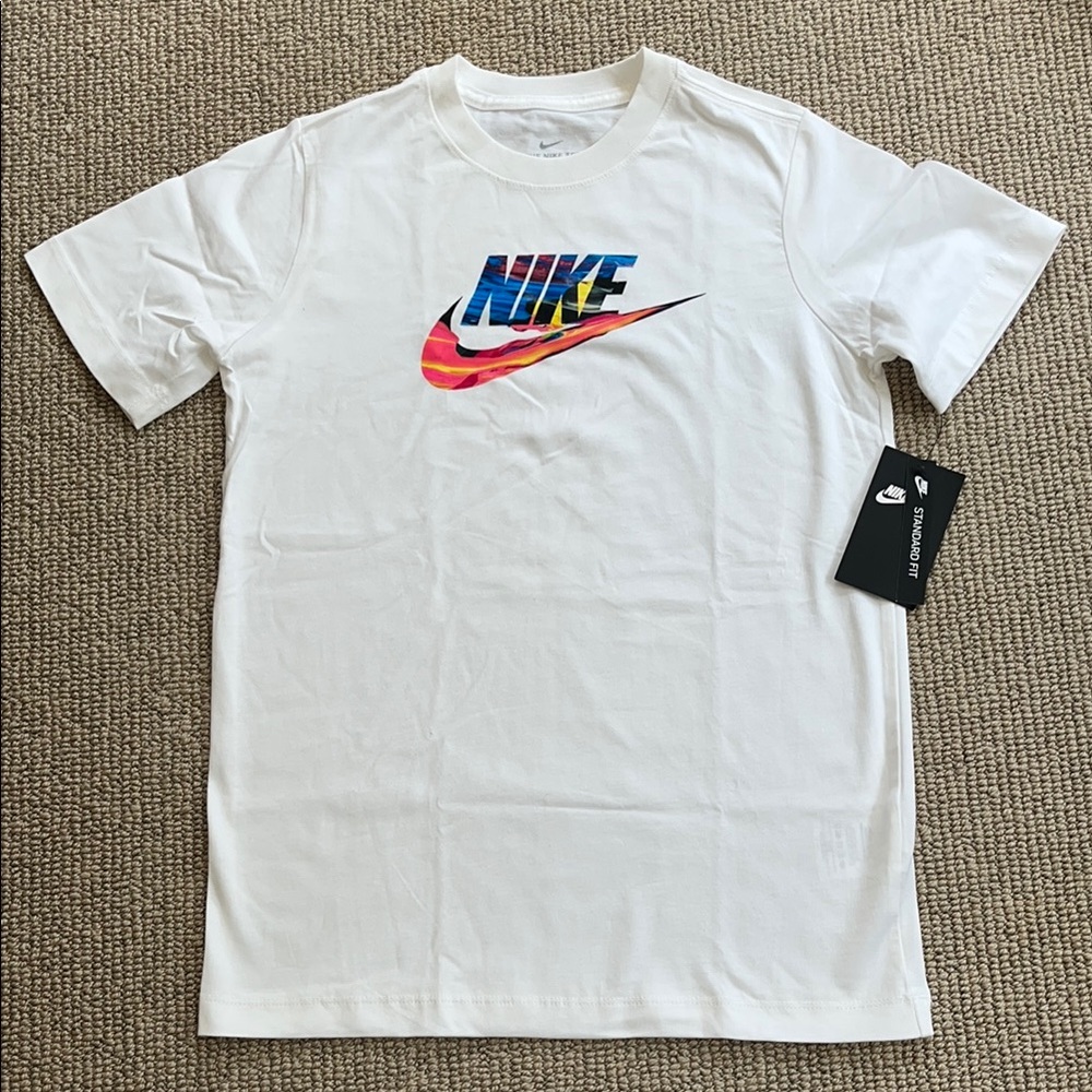 ✔️Nike White T-Shirt with Multicolor Logo